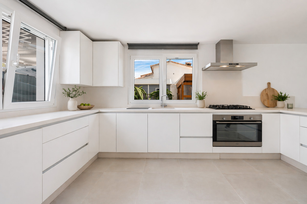 3 Bed Townhouse for sale in Estepona Costa Del Sol, Málaga, Spain