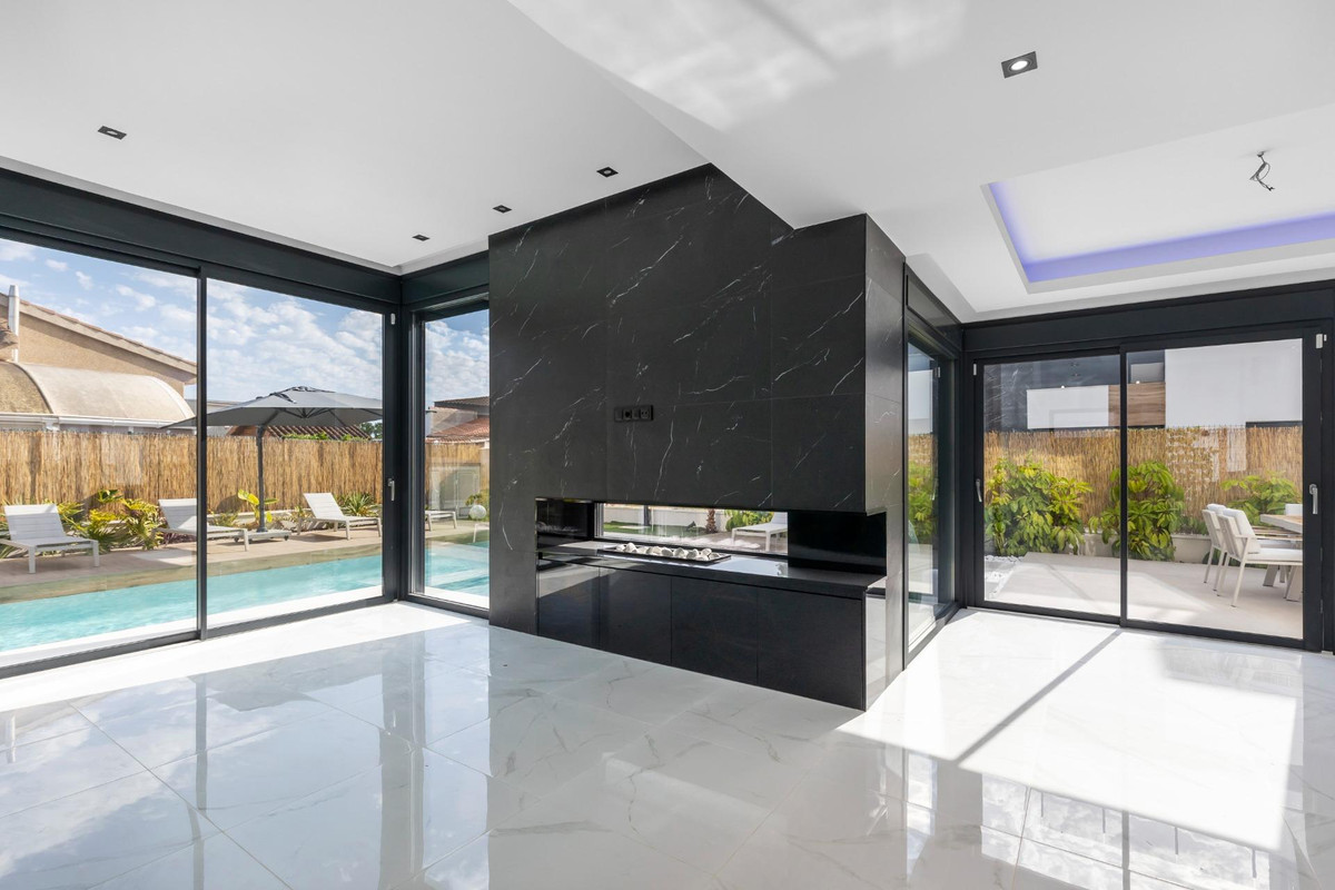 Se vende Villa - Chalet de 3 dormitorios en Costa Blanca, Alicante, España