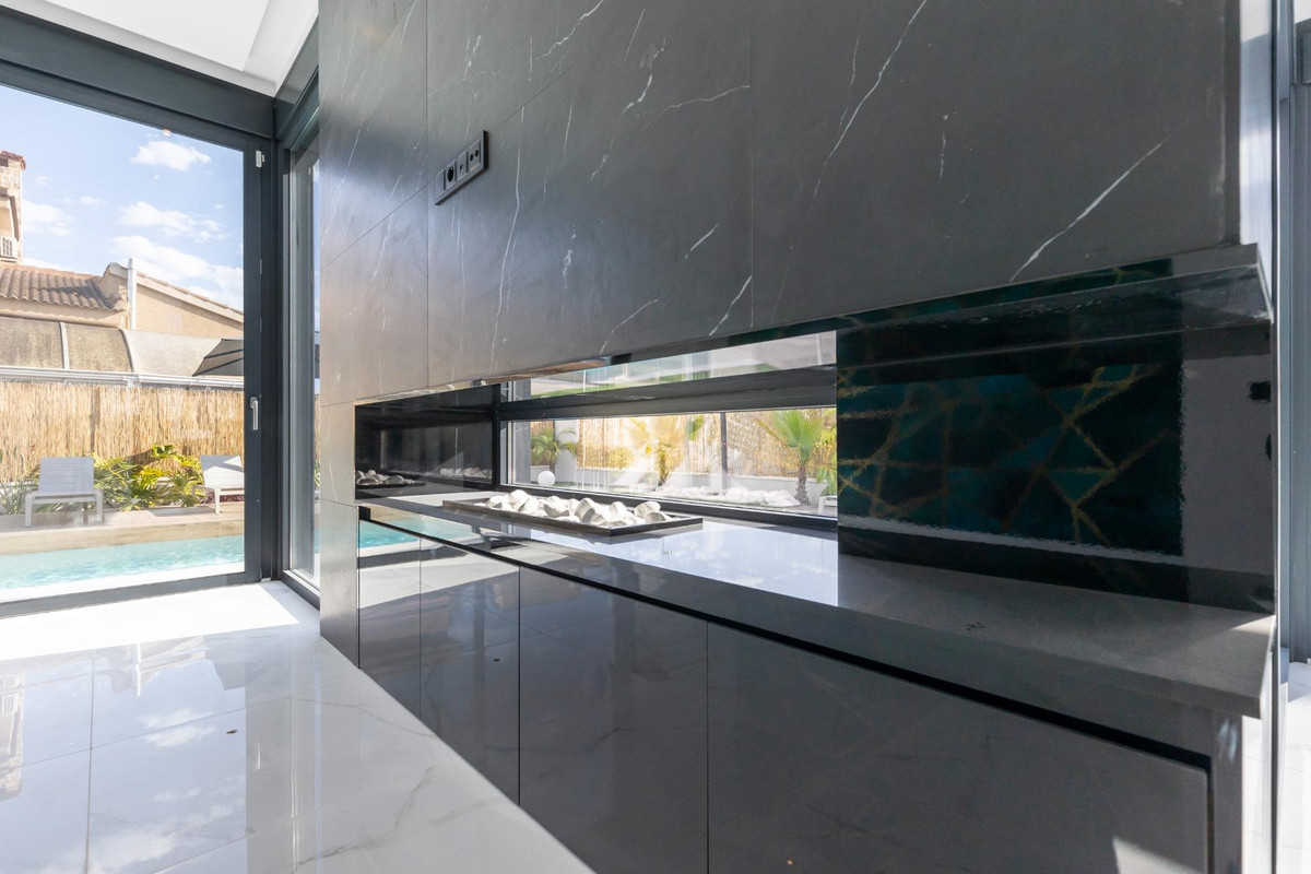 Se vende Villa - Chalet de 3 dormitorios en Costa Blanca, Alicante, España