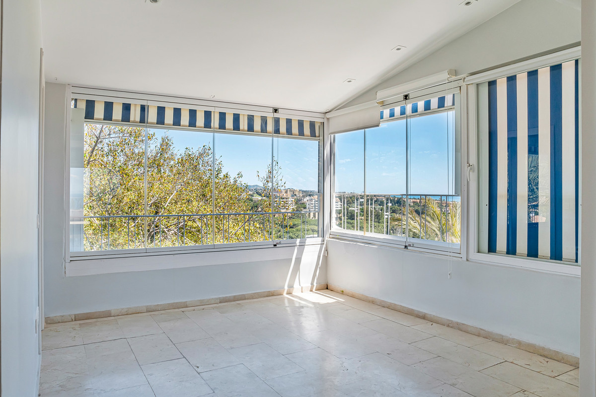 3 Bed Apartment for sale in Marbella Costa Del Sol, Málaga, Spain