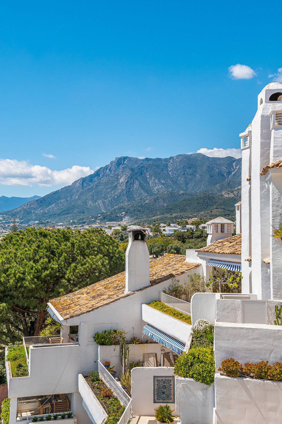 3 Bed Apartment for sale in Marbella Costa Del Sol, Málaga, Spain