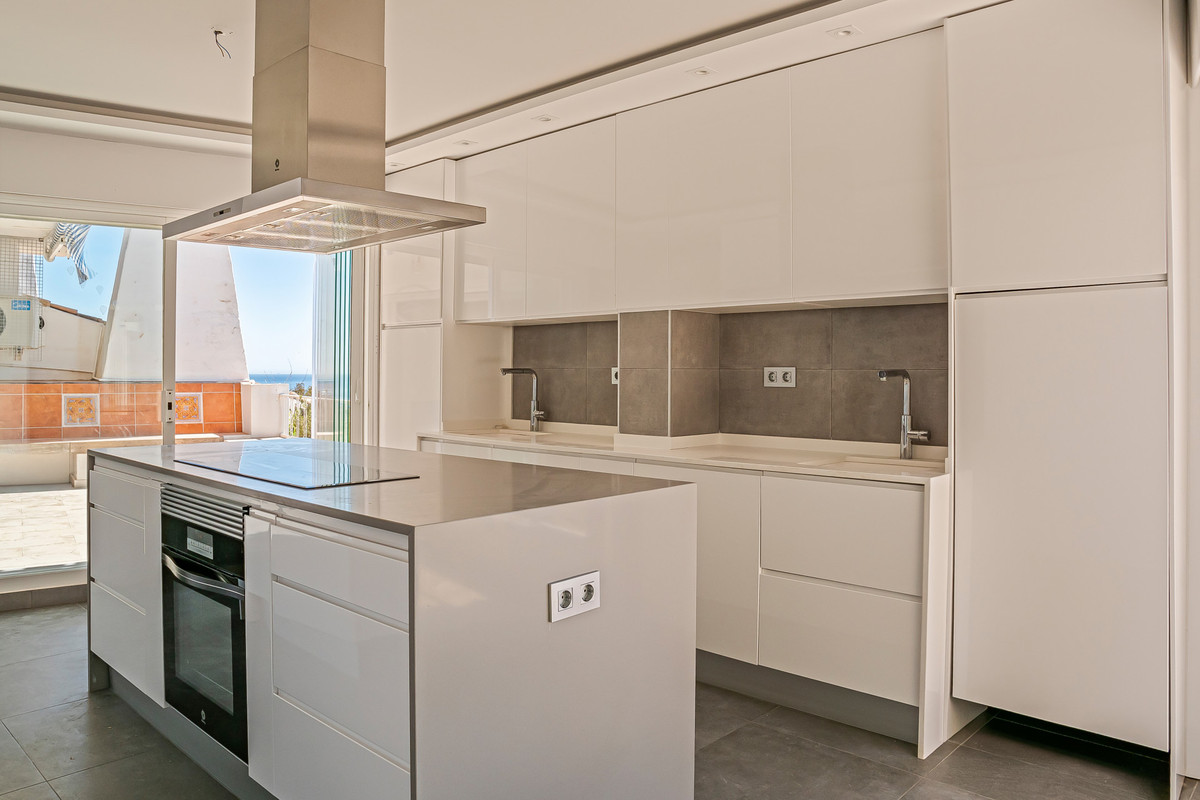 3 Bed Apartment for sale in Marbella Costa Del Sol, Málaga, Spain
