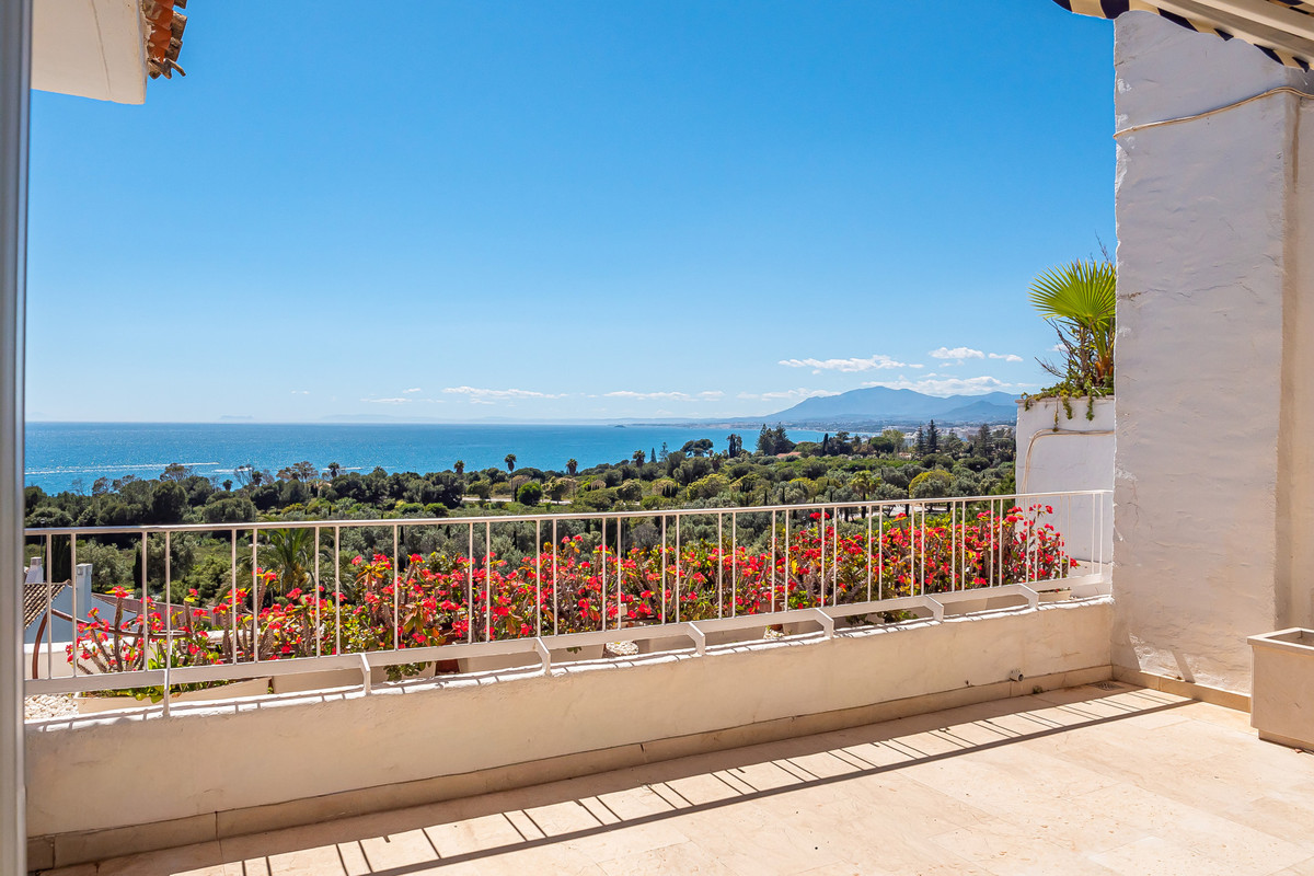 3 Bed Apartment for sale in Marbella Costa Del Sol, Málaga, Spain