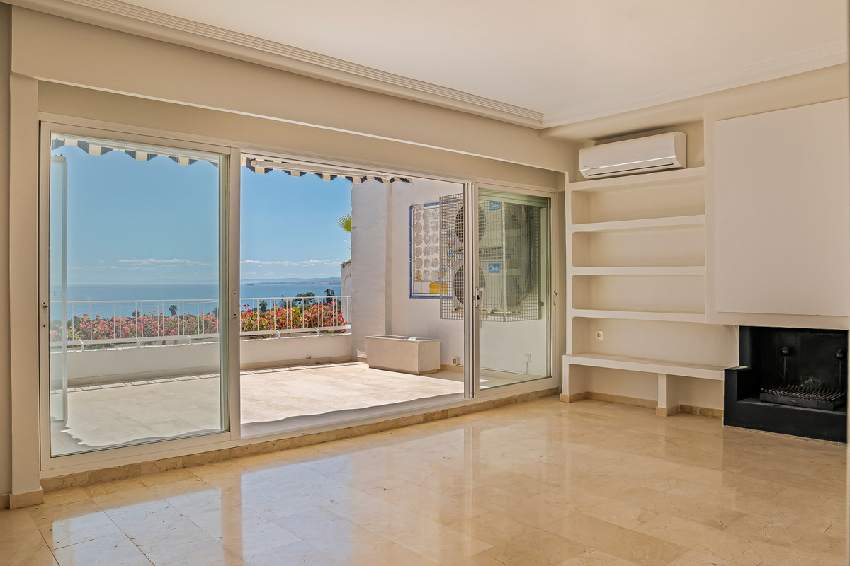 3 Bed Apartment for sale in Marbella Costa Del Sol, Málaga, Spain