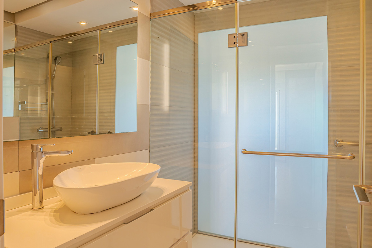 3 Bed Apartment for sale in Marbella Costa Del Sol, Málaga, Spain