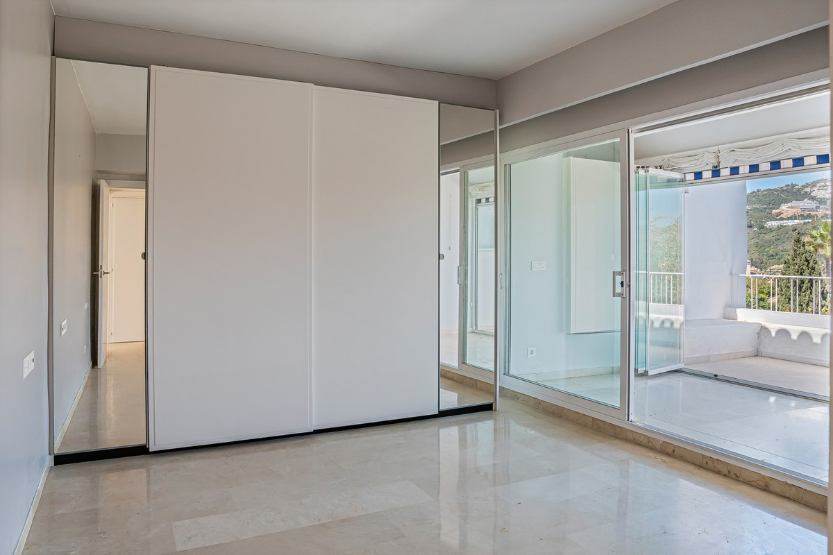 3 Bed Apartment for sale in Marbella Costa Del Sol, Málaga, Spain