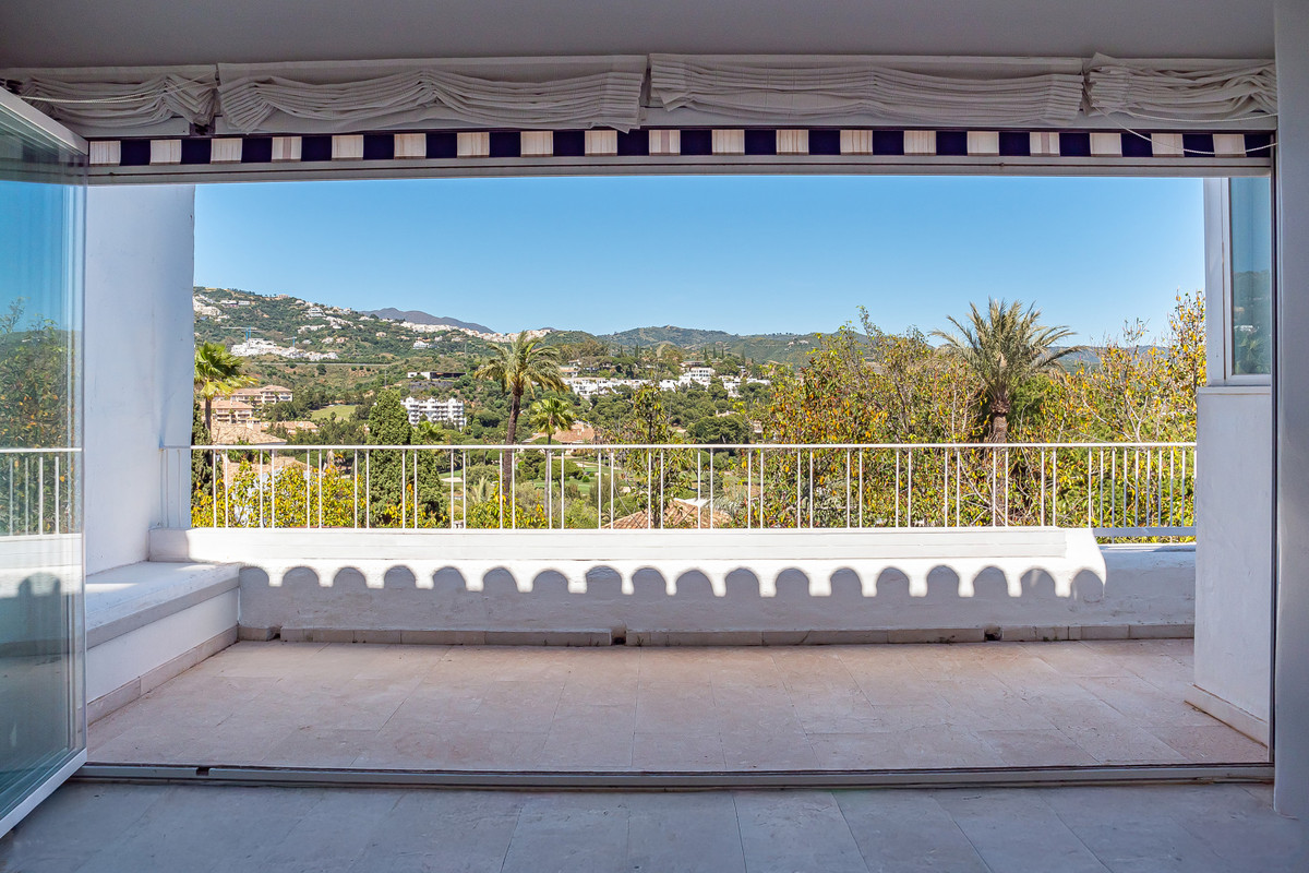 3 Bed Apartment for sale in Marbella Costa Del Sol, Málaga, Spain