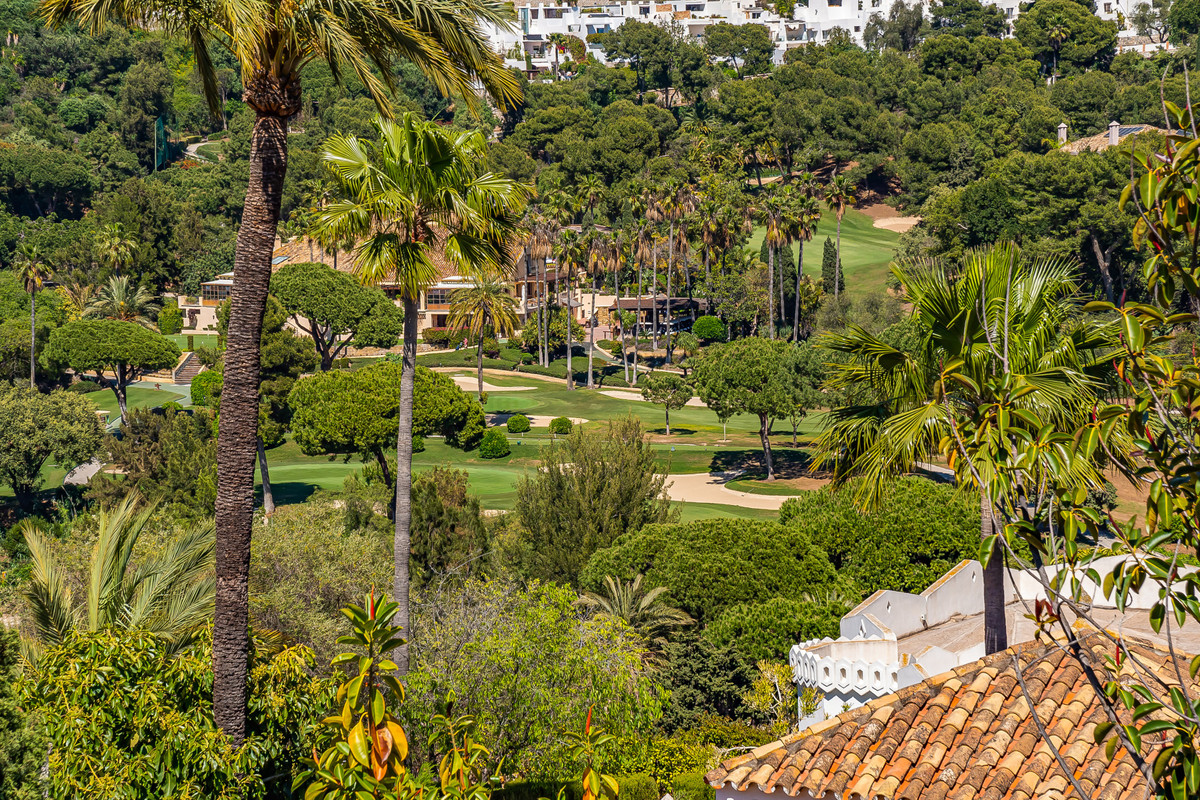 3 Bed Apartment for sale in Marbella Costa Del Sol, Málaga, Spain