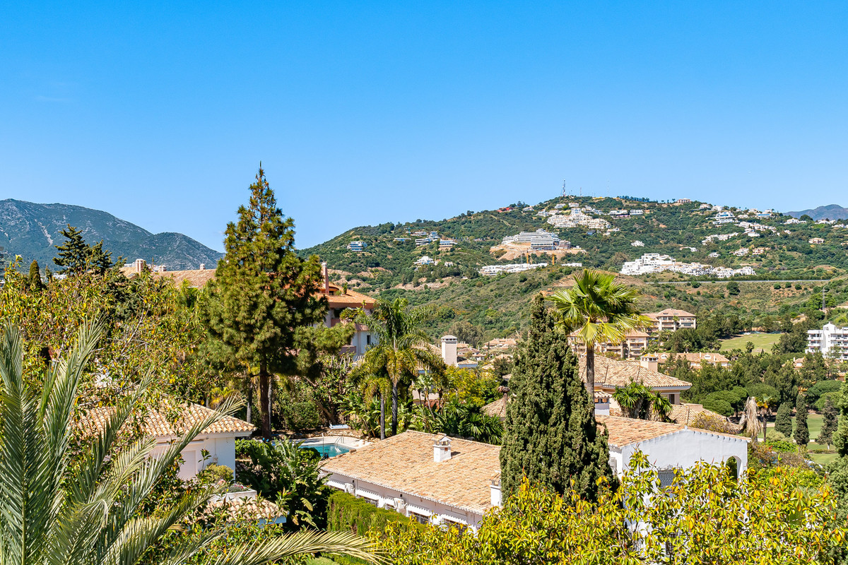 3 Bed Apartment for sale in Marbella Costa Del Sol, Málaga, Spain