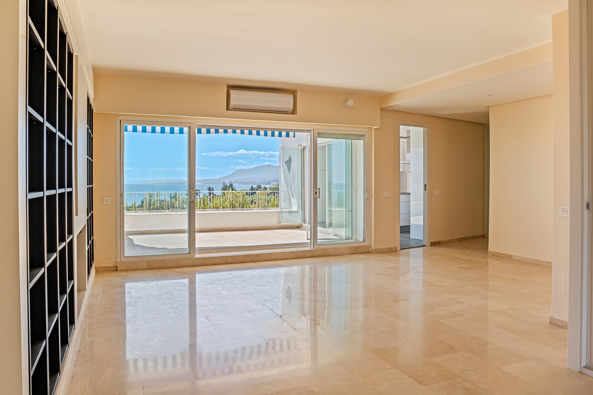 3 Bed Apartment for sale in Marbella Costa Del Sol, Málaga, Spain