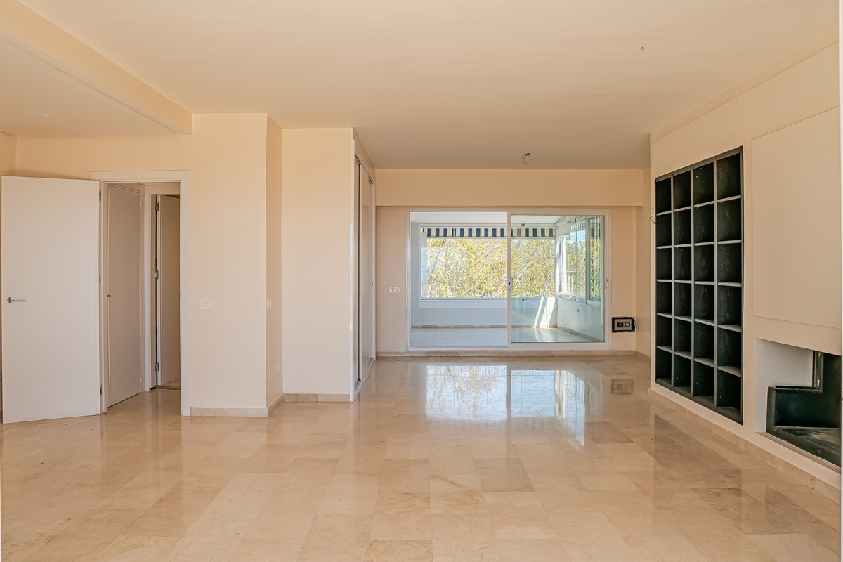 3 Bed Apartment for sale in Marbella Costa Del Sol, Málaga, Spain