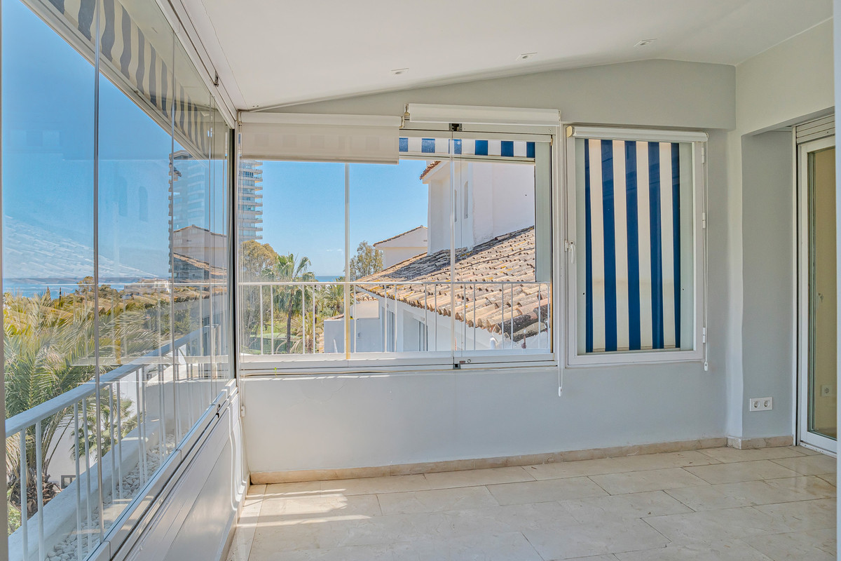 3 Bed Apartment for sale in Marbella Costa Del Sol, Málaga, Spain