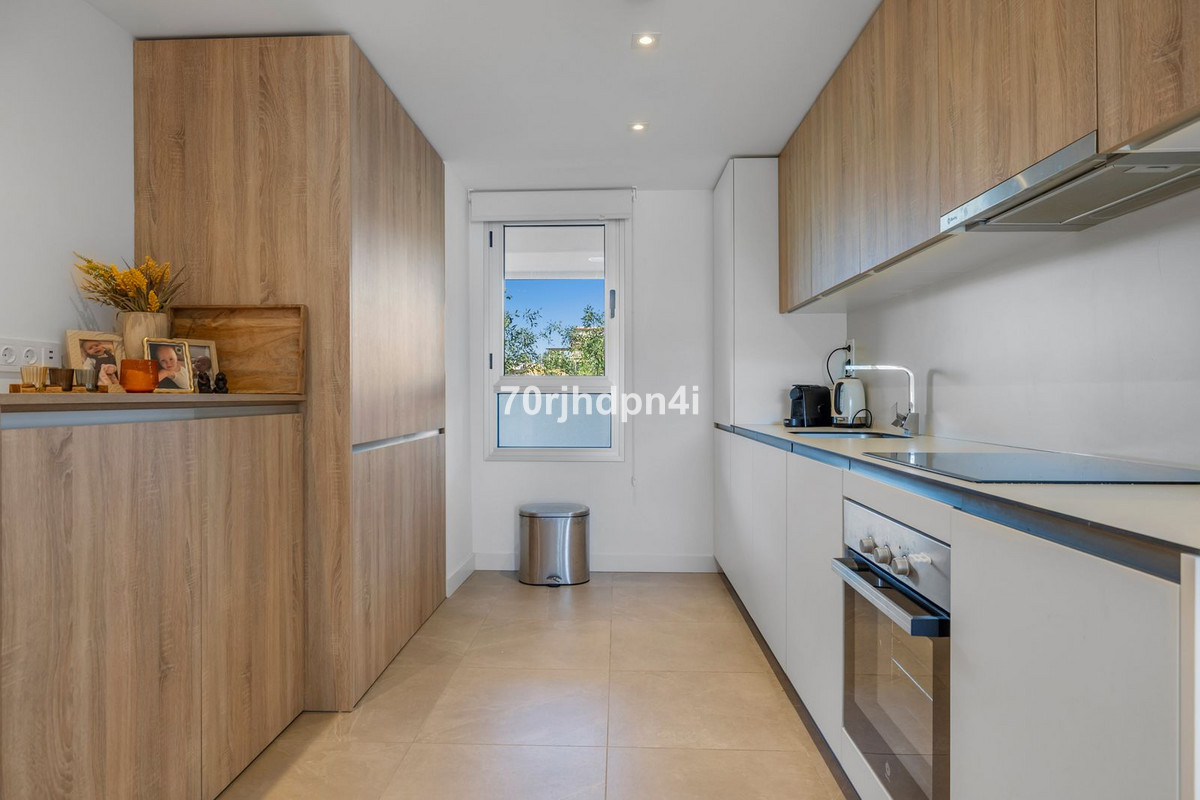 Se vende Apartamento Planta Media de 2 dormitorios en Costa Del Sol, Málaga, España