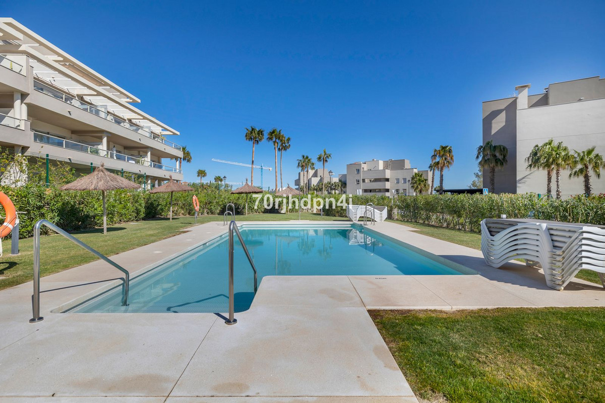 Se vende Apartamento Planta Media de 2 dormitorios en Costa Del Sol, Málaga, España