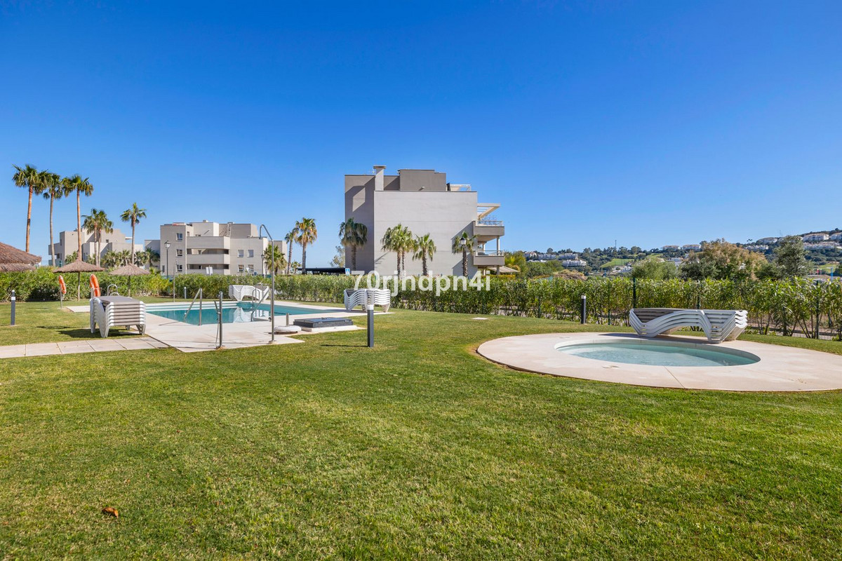 Se vende Apartamento Planta Media de 2 dormitorios en Costa Del Sol, Málaga, España
