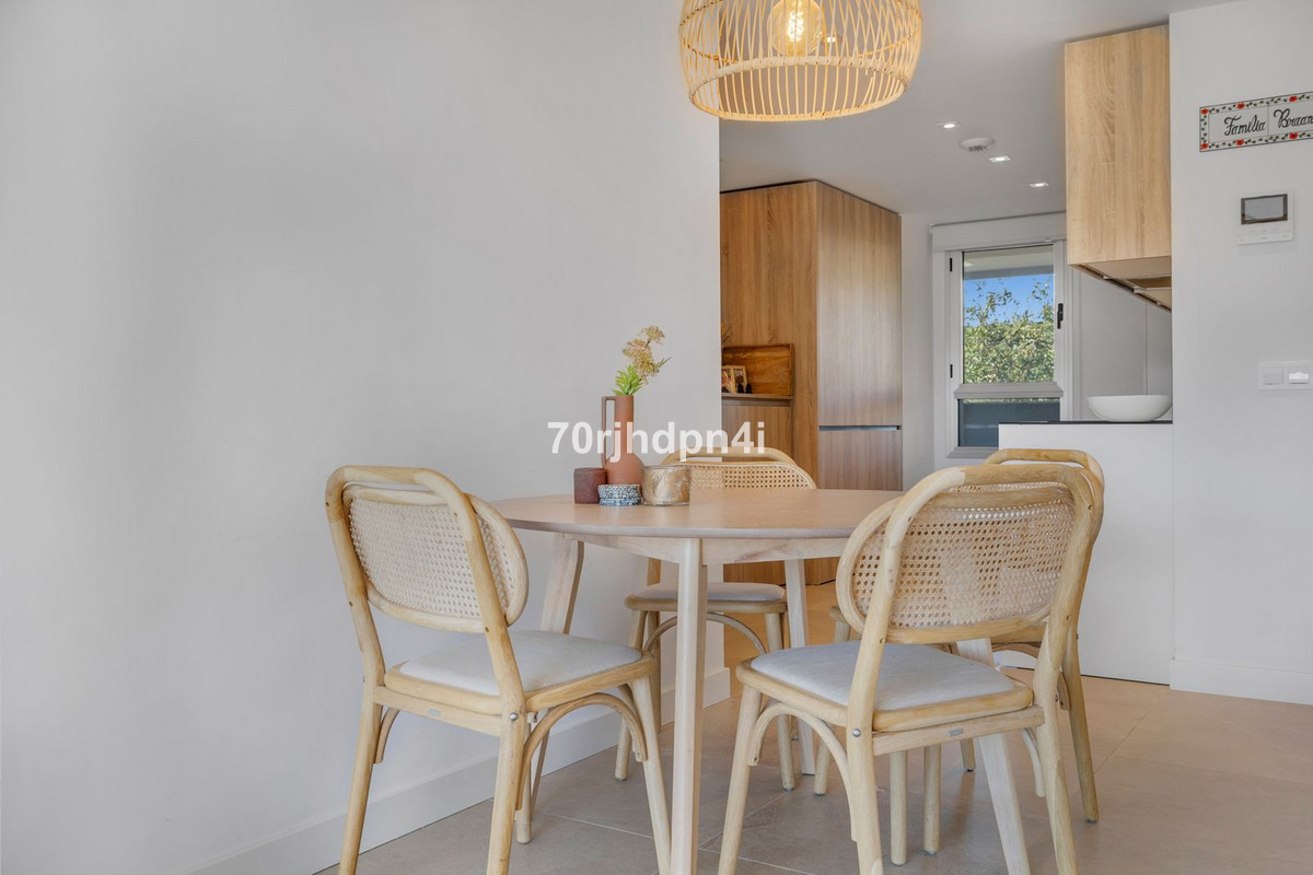Se vende Apartamento Planta Media de 2 dormitorios en Costa Del Sol, Málaga, España