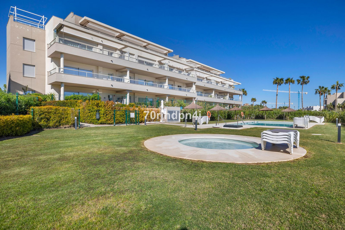Se vende Apartamento Planta Media de 2 dormitorios en Costa Del Sol, Málaga, España