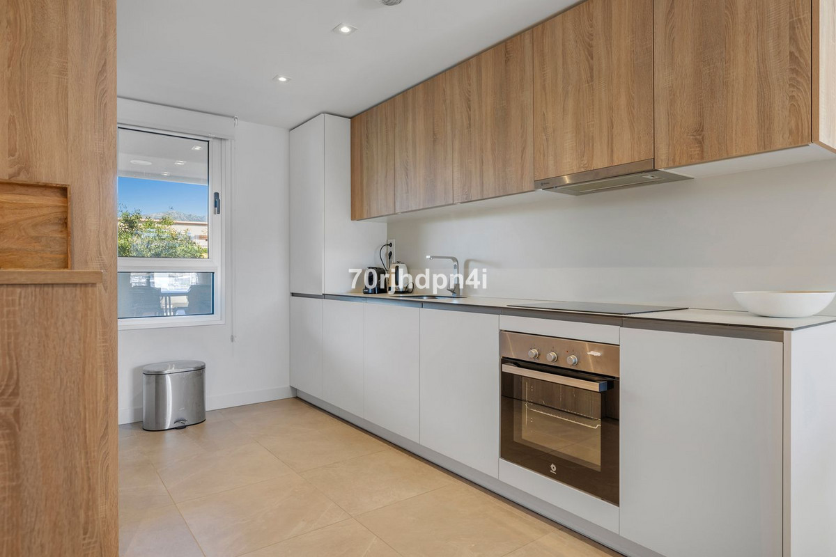 Se vende Apartamento Planta Media de 2 dormitorios en Costa Del Sol, Málaga, España