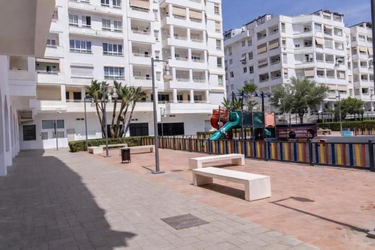 4 Bed Apartment for sale in Marbella Costa Del Sol, Málaga, Spain