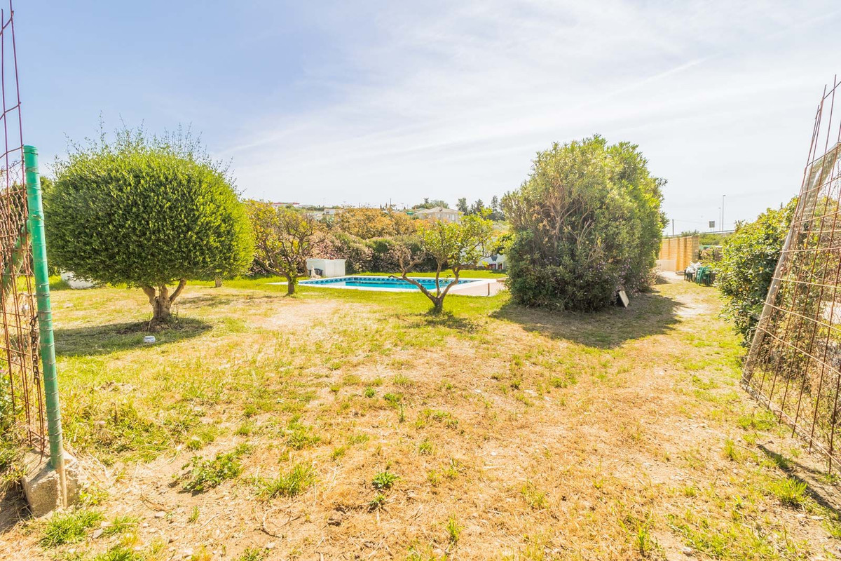 2 Bed Townhouse for sale in Estepona Costa Del Sol, Málaga, Spain