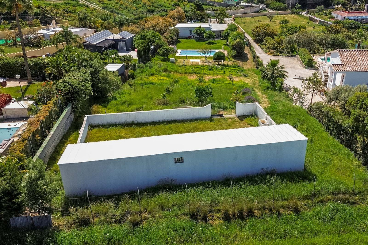 2 Bed Townhouse for sale in Estepona Costa Del Sol, Málaga, Spain