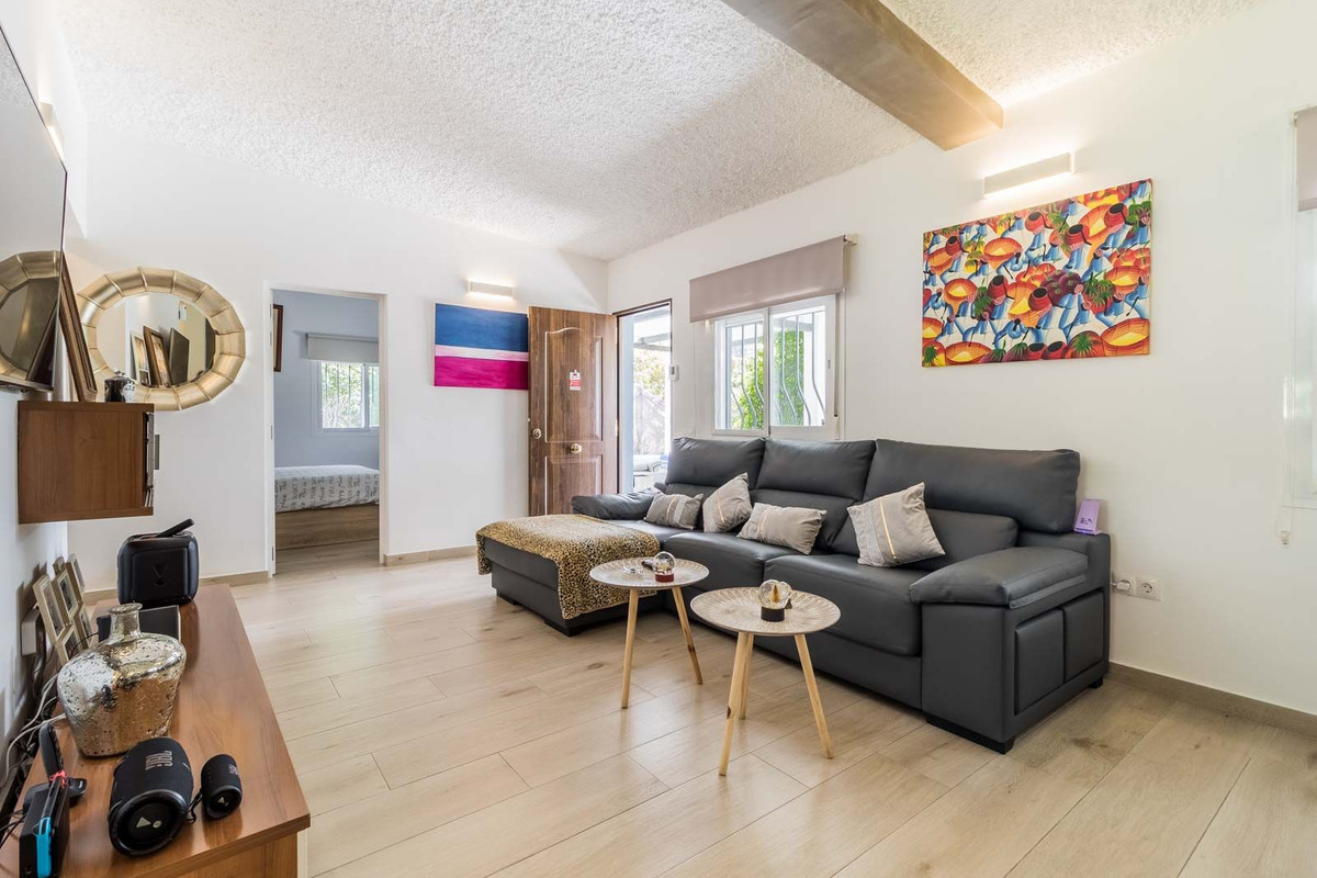 2 Bed Townhouse for sale in Estepona Costa Del Sol, Málaga, Spain