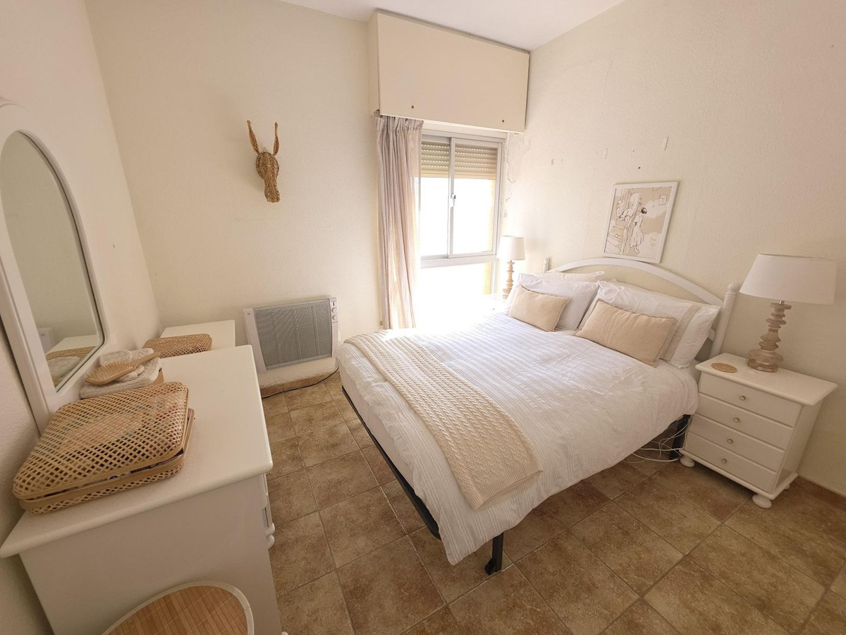 2 Bed Apartment for sale in Fuengirola Costa Del Sol, Málaga, Spain