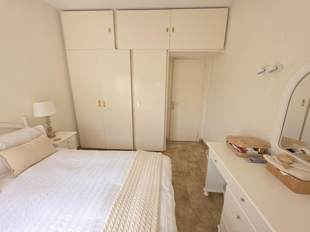 2 Bed Apartment for sale in Fuengirola Costa Del Sol, Málaga, Spain