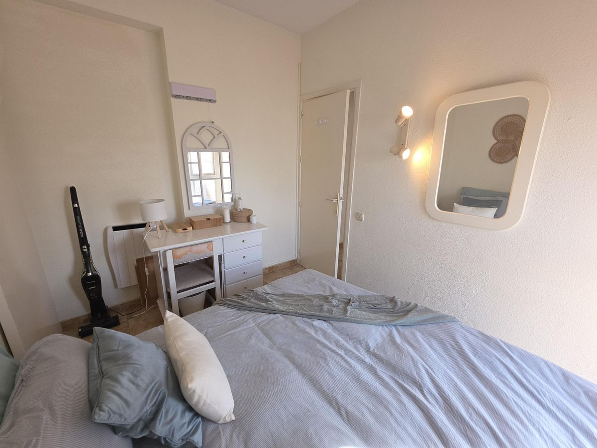 2 Bed Apartment for sale in Fuengirola Costa Del Sol, Málaga, Spain