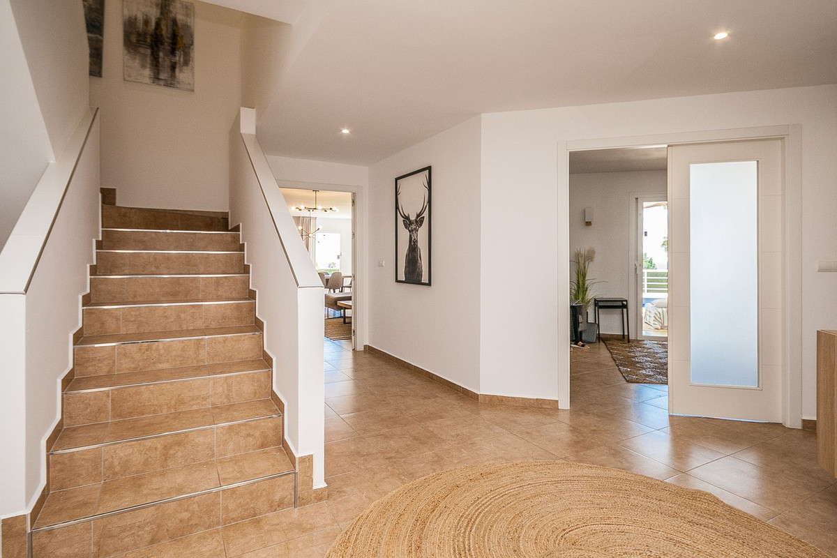 6 Bed Townhouse for sale in Estepona Costa Del Sol, Málaga, Spain