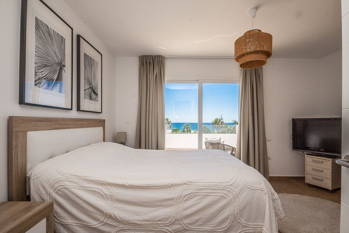 6 Bed Townhouse for sale in Estepona Costa Del Sol, Málaga, Spain