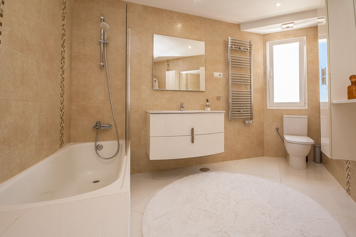6 Bed Townhouse for sale in Estepona Costa Del Sol, Málaga, Spain