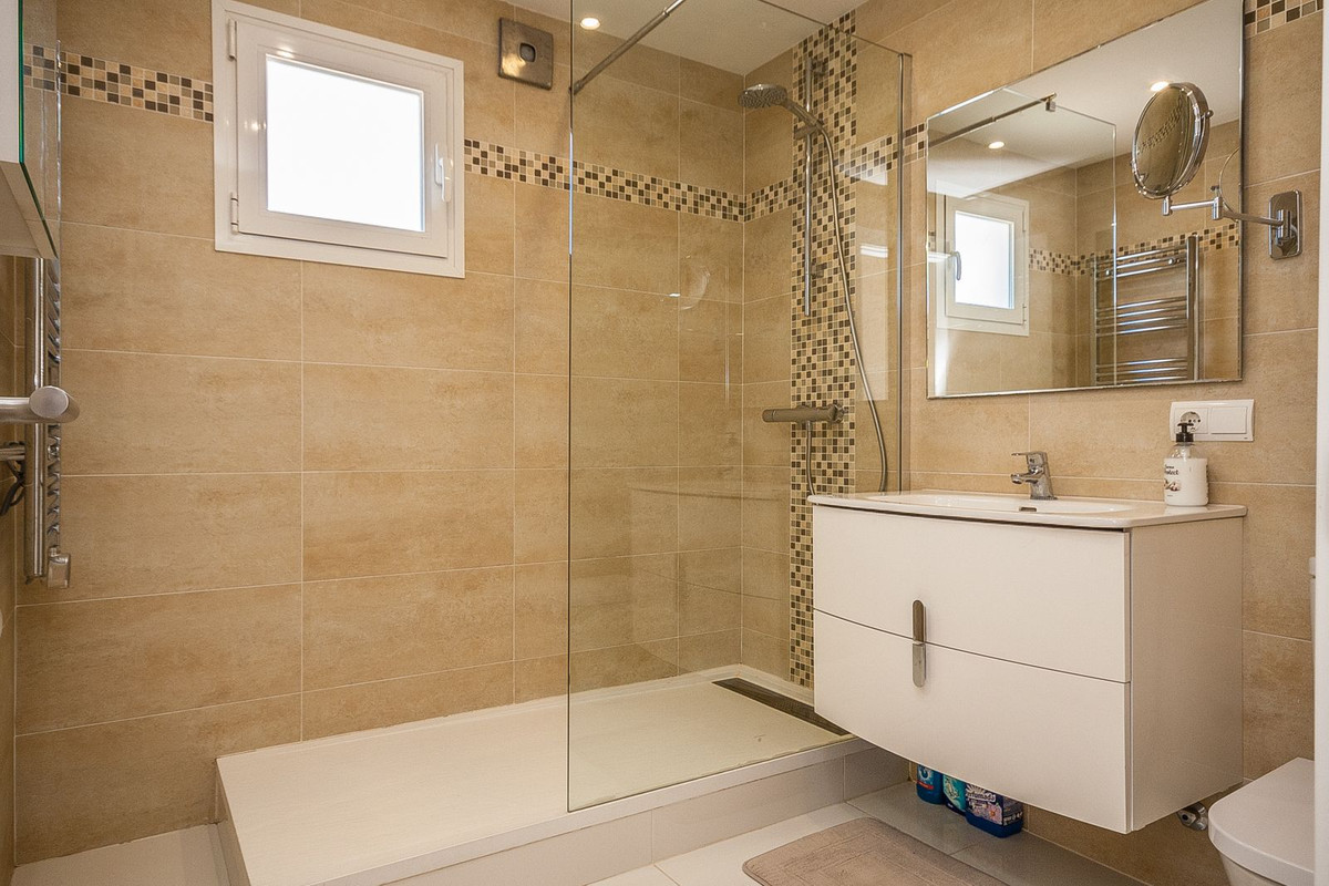 6 Bed Townhouse for sale in Estepona Costa Del Sol, Málaga, Spain