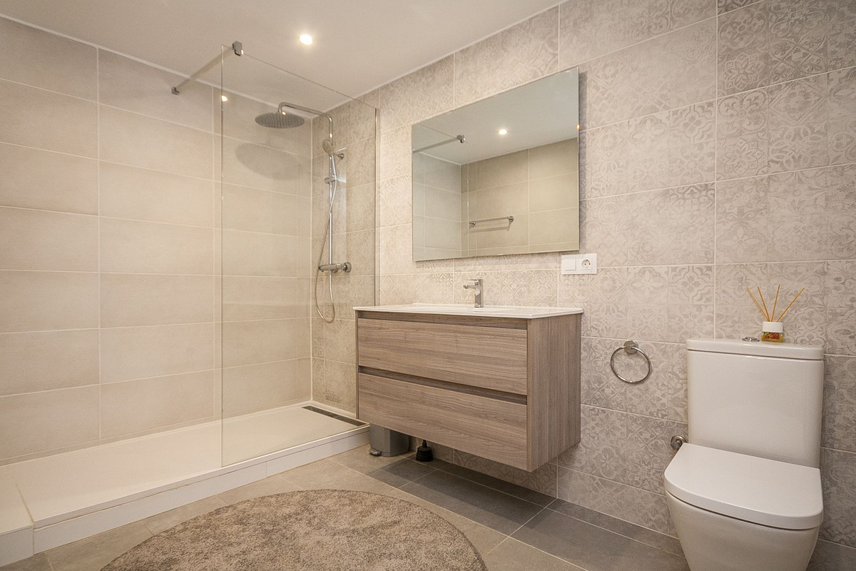 6 Bed Townhouse for sale in Estepona Costa Del Sol, Málaga, Spain