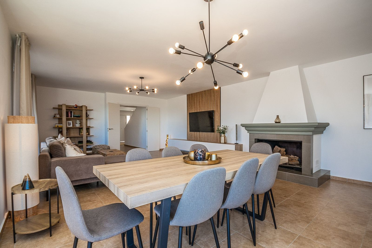 6 Bed Townhouse for sale in Estepona Costa Del Sol, Málaga, Spain