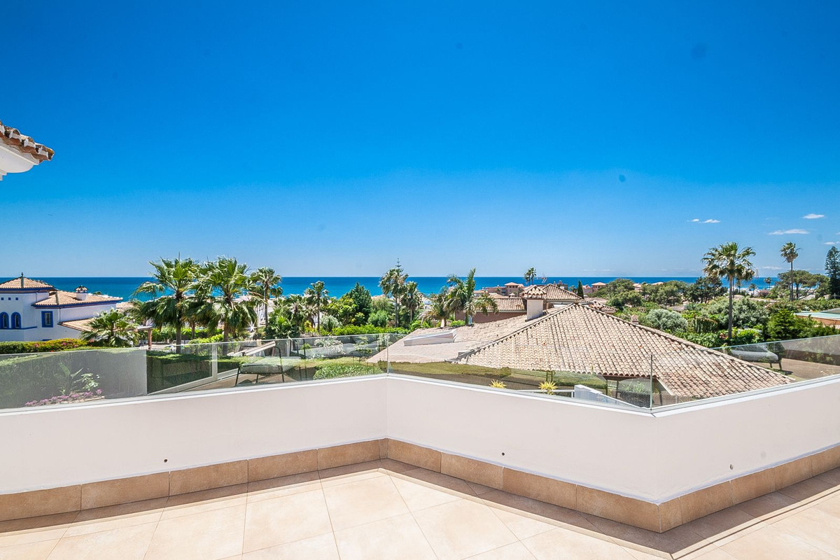 6 Bed Townhouse for sale in Estepona Costa Del Sol, Málaga, Spain