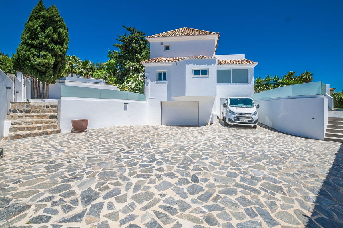 6 Bed Townhouse for sale in Estepona Costa Del Sol, Málaga, Spain