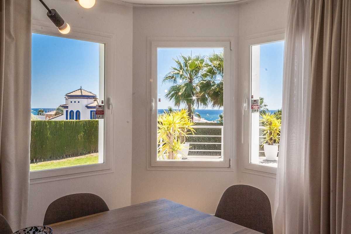 6 Bed Townhouse for sale in Estepona Costa Del Sol, Málaga, Spain