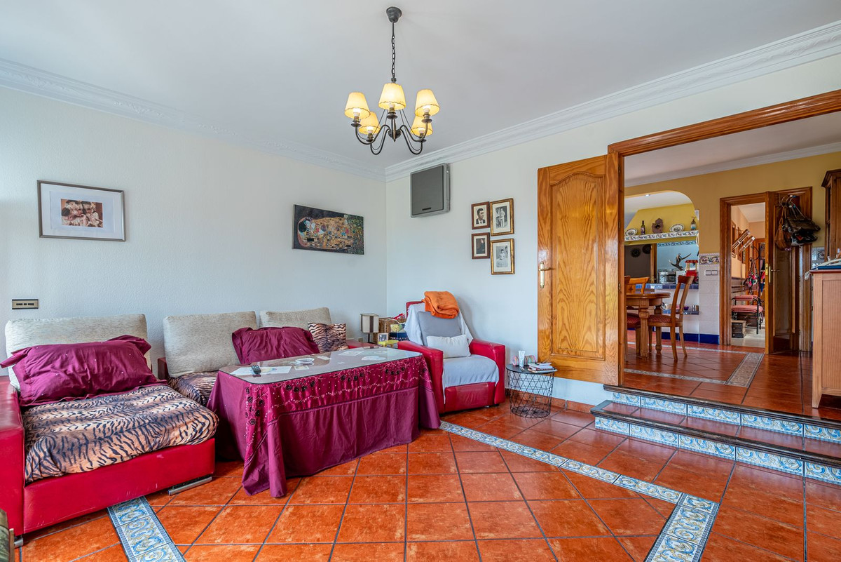 6 Bed Townhouse for sale in Benalmadena Costa Costa Del Sol, Málaga, Spain