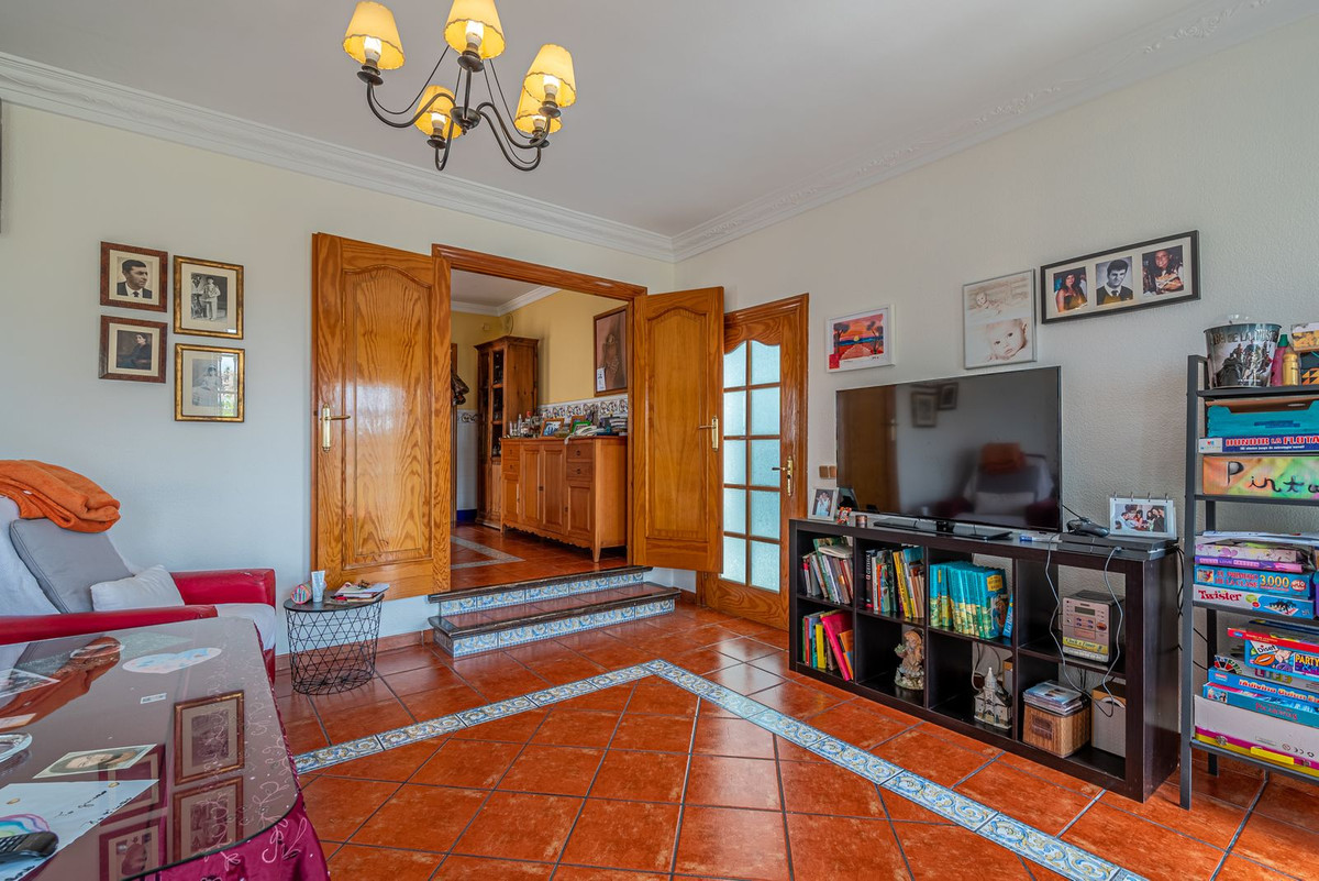 6 Bed Townhouse for sale in Benalmadena Costa Costa Del Sol, Málaga, Spain