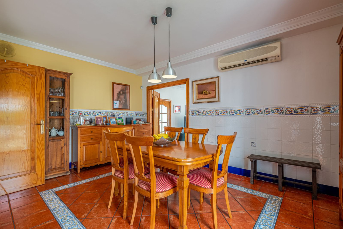 6 Bed Townhouse for sale in Benalmadena Costa Costa Del Sol, Málaga, Spain