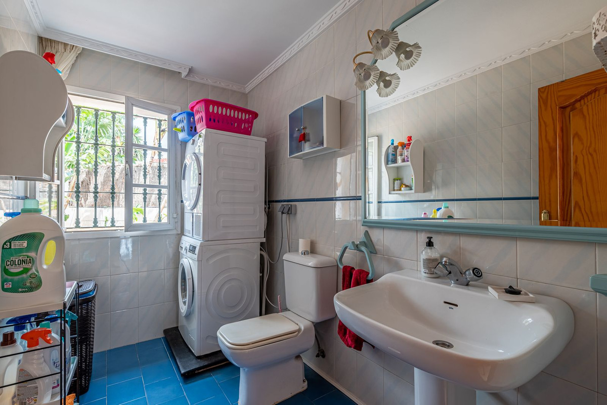 6 Bed Townhouse for sale in Benalmadena Costa Costa Del Sol, Málaga, Spain
