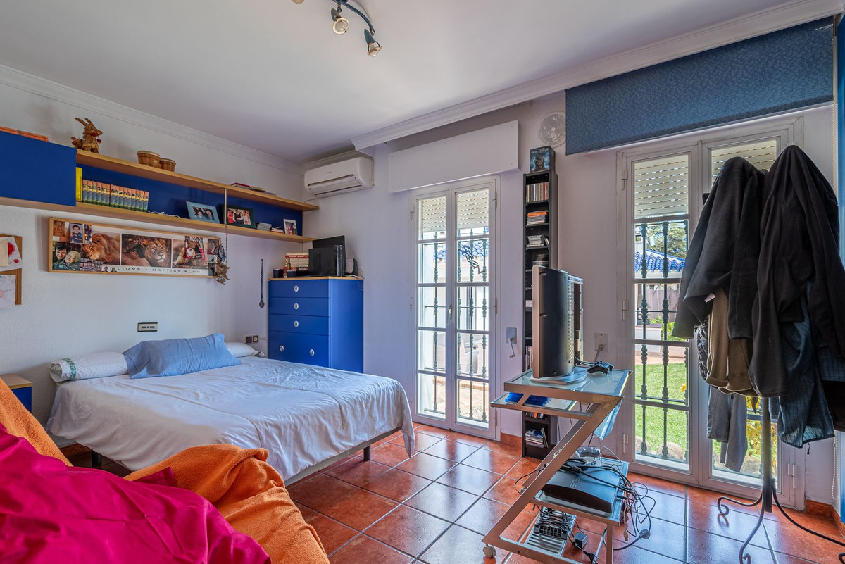 6 Bed Townhouse for sale in Benalmadena Costa Costa Del Sol, Málaga, Spain