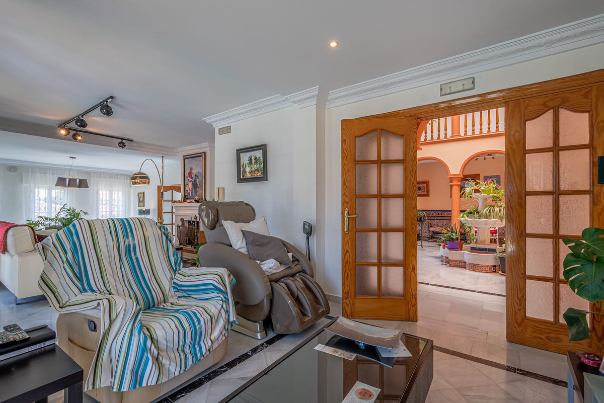 6 Bed Townhouse for sale in Benalmadena Costa Costa Del Sol, Málaga, Spain