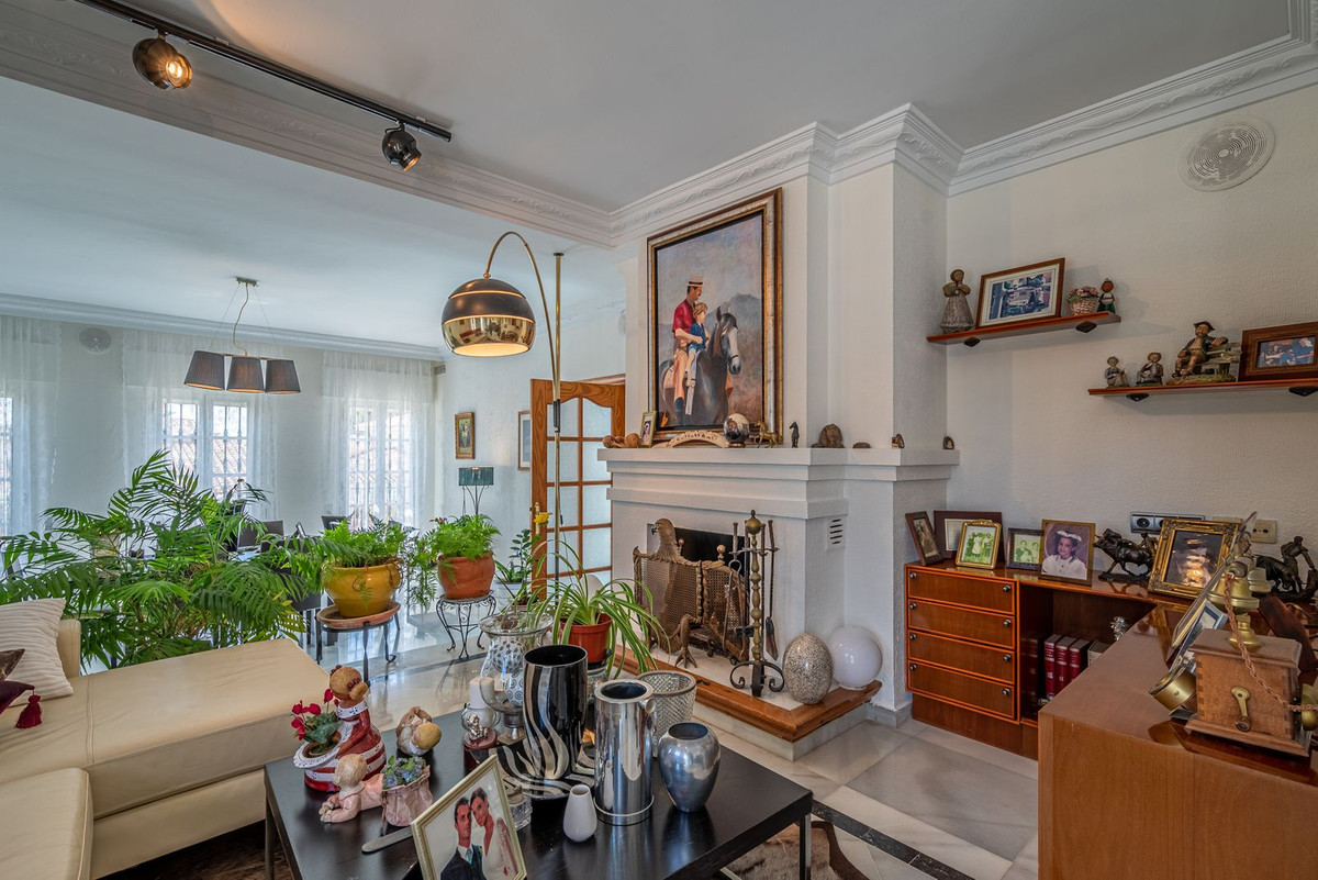6 Bed Townhouse for sale in Benalmadena Costa Costa Del Sol, Málaga, Spain