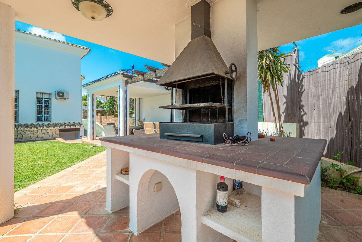 6 Bed Townhouse for sale in Benalmadena Costa Costa Del Sol, Málaga, Spain