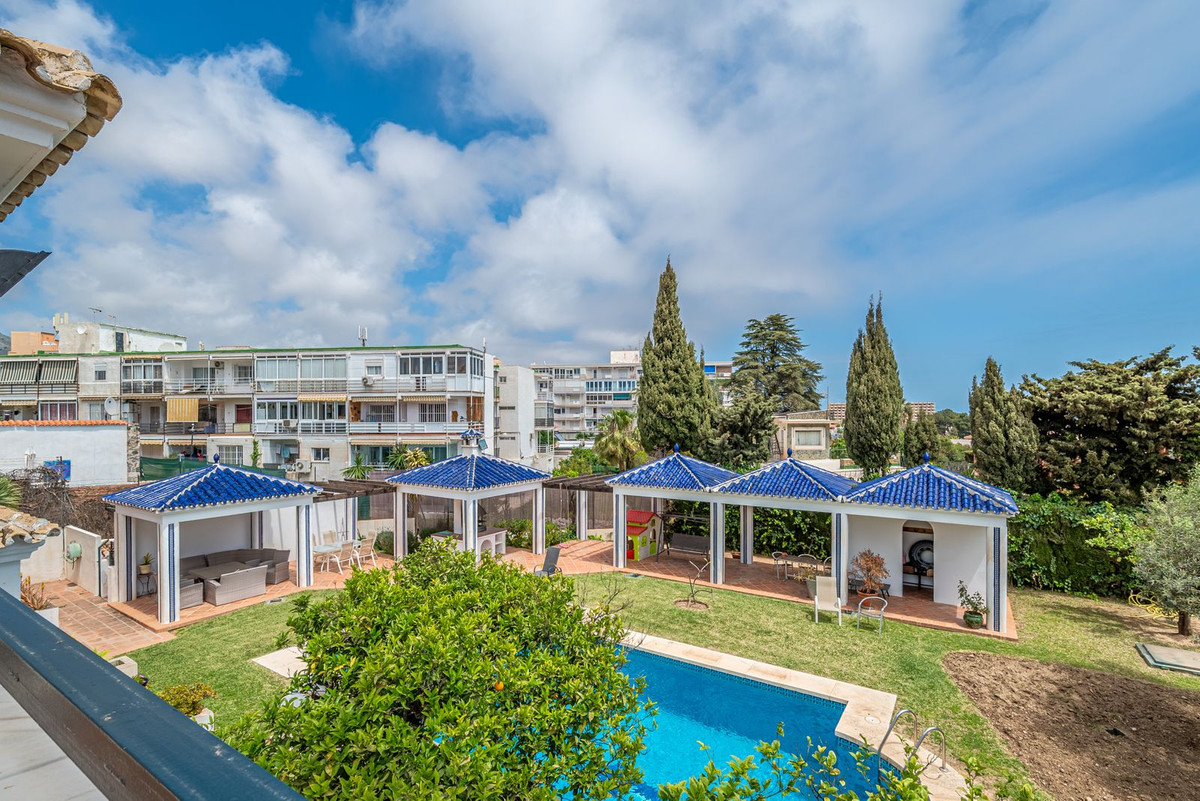 6 Bed Townhouse for sale in Benalmadena Costa Costa Del Sol, Málaga, Spain