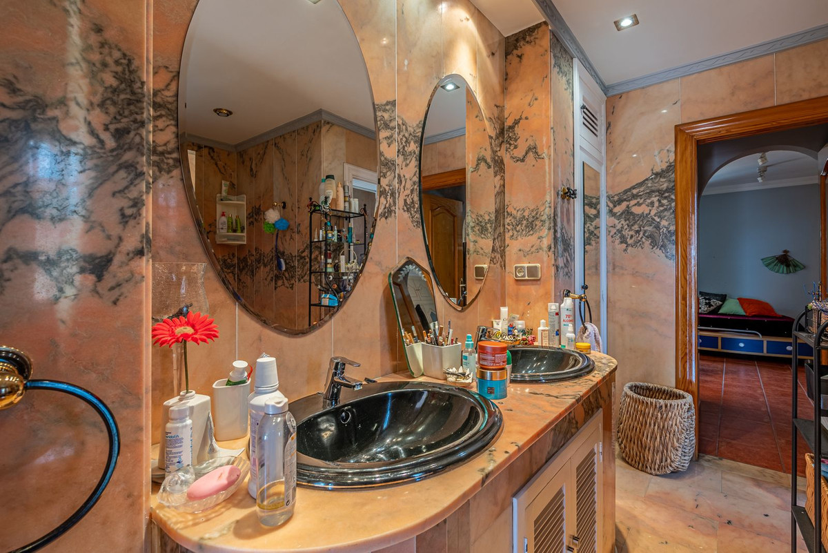 6 Bed Townhouse for sale in Benalmadena Costa Costa Del Sol, Málaga, Spain