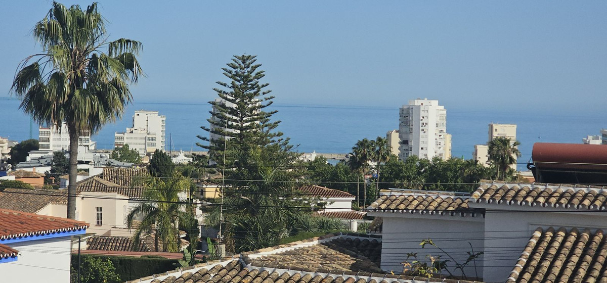 6 Bed Townhouse for sale in Benalmadena Costa Costa Del Sol, Málaga, Spain