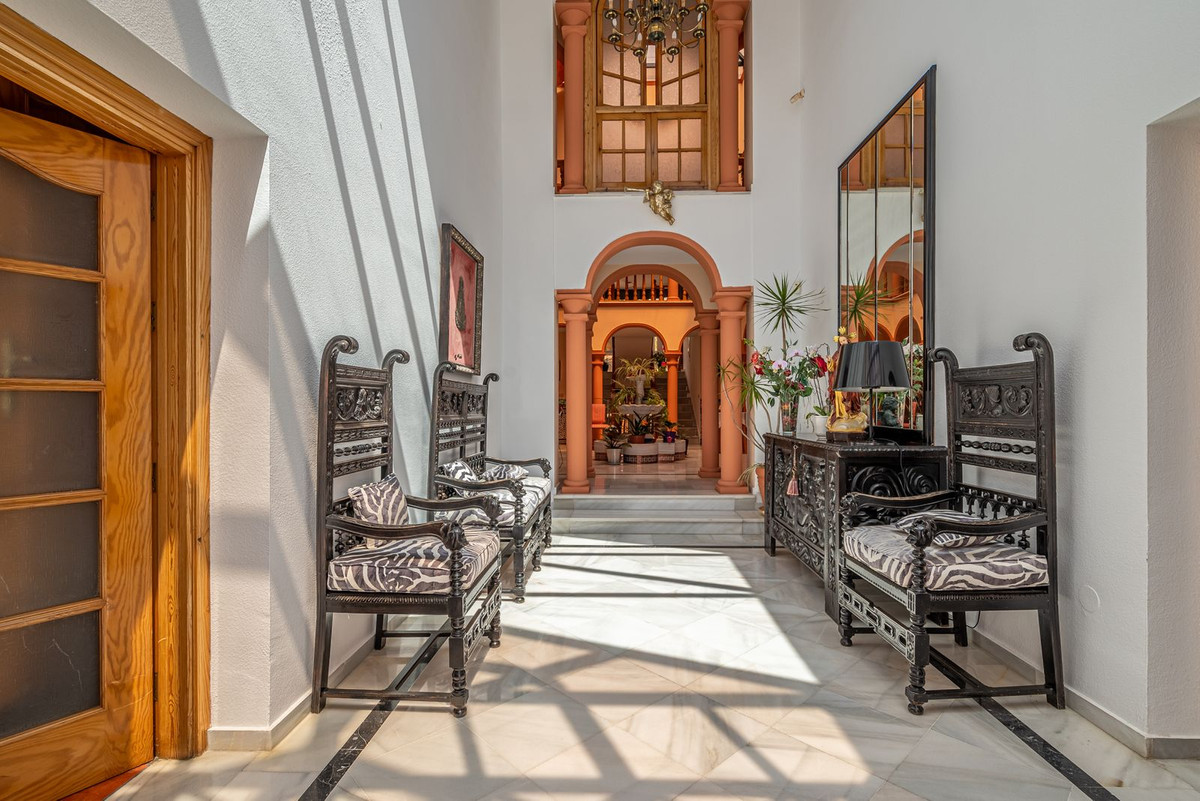 6 Bed Townhouse for sale in Benalmadena Costa Costa Del Sol, Málaga, Spain